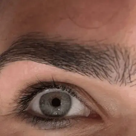 Diseño de cejas hilo