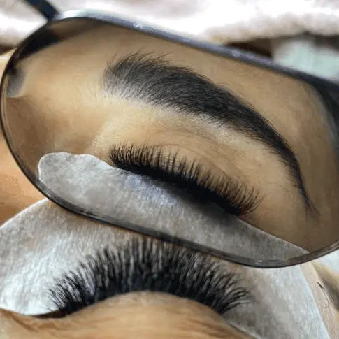 Extensiones de pestañas